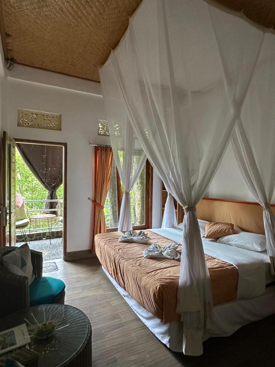 Omunity Bali Hotel ซีงาราจา ภายนอก รูปภาพ