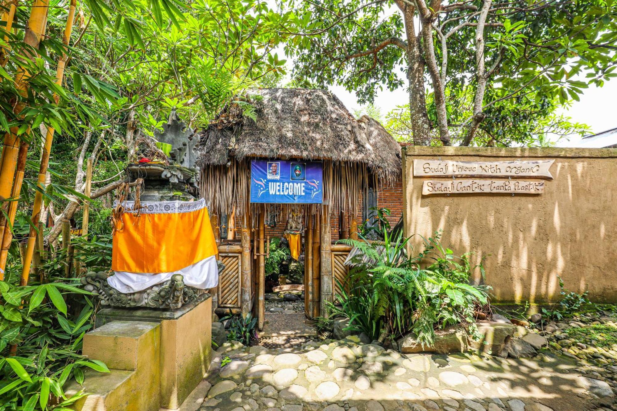 Omunity Bali Hotel ซีงาราจา ภายนอก รูปภาพ