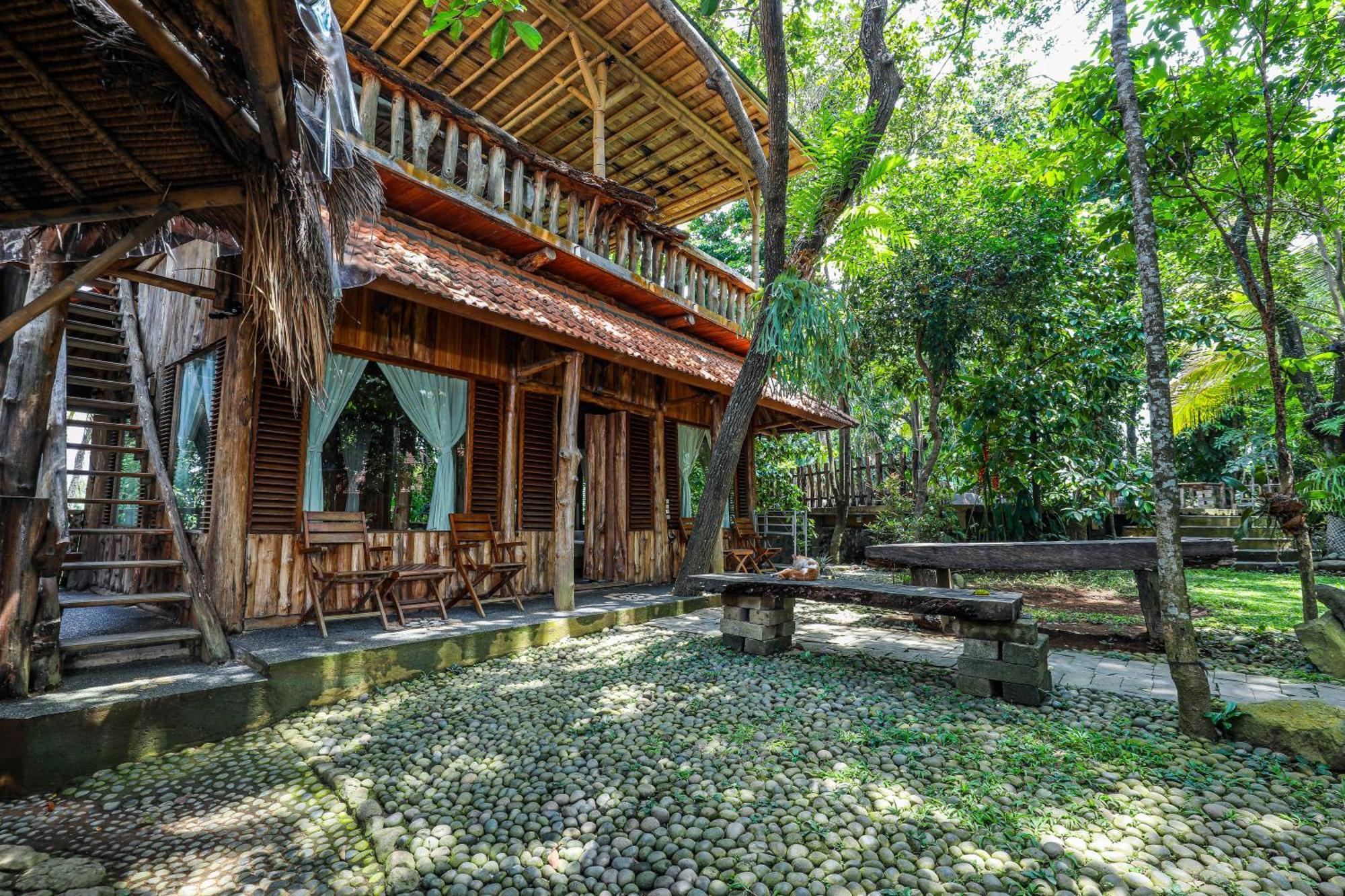 Omunity Bali Hotel ซีงาราจา ภายนอก รูปภาพ